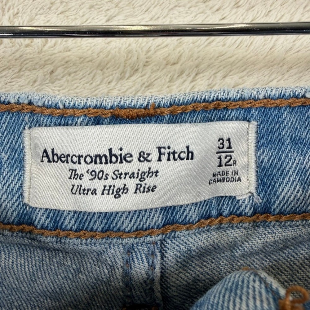 Abercrombie & Fitch 90s Straight Ultra High Rise Denim REWORKED Shorts 31 12R - Picture 7 of 12